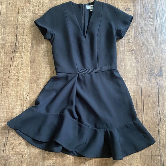 Carven Flutter Hem Dress in Black Crepe Size FR38 (US4) - Picture 11 of 12